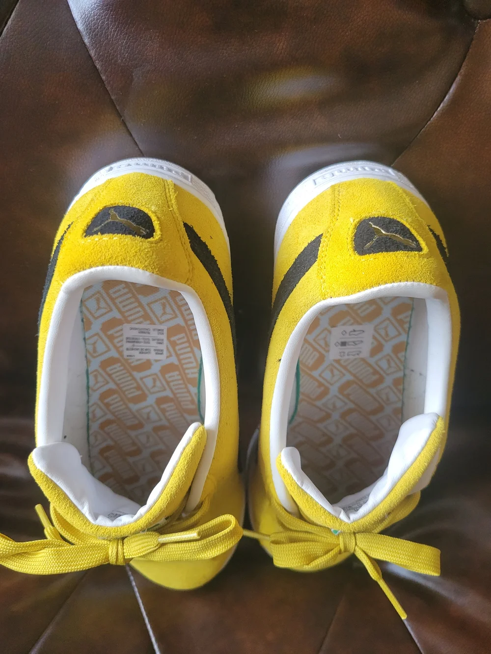 Puma Mens Suede Classic Sneaker — Yellow